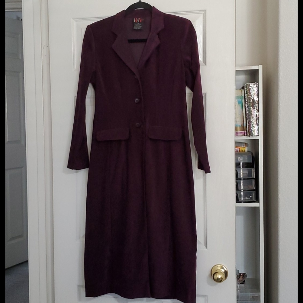 R & K Maxi coat Burgundy 3 buttons velvety feel sz. 6P - Picture 9 of 12